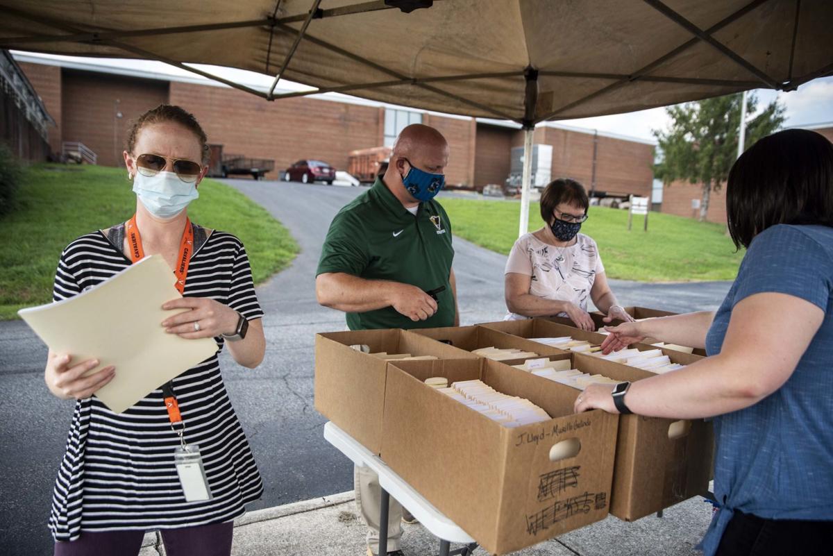 Nelson County Students Register For School At The Drive Thru Gallery Newsadvance Com