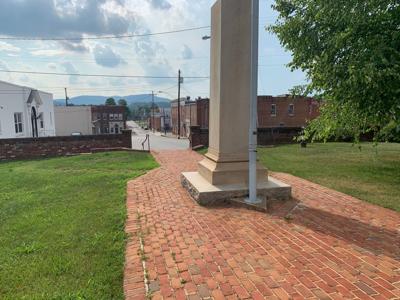 061623-lna-news-amh-monument-p1