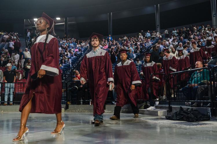052226-lna-news-amherstgraduation