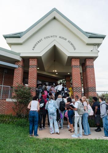 081226-lna-news-firstdayschoolamherst