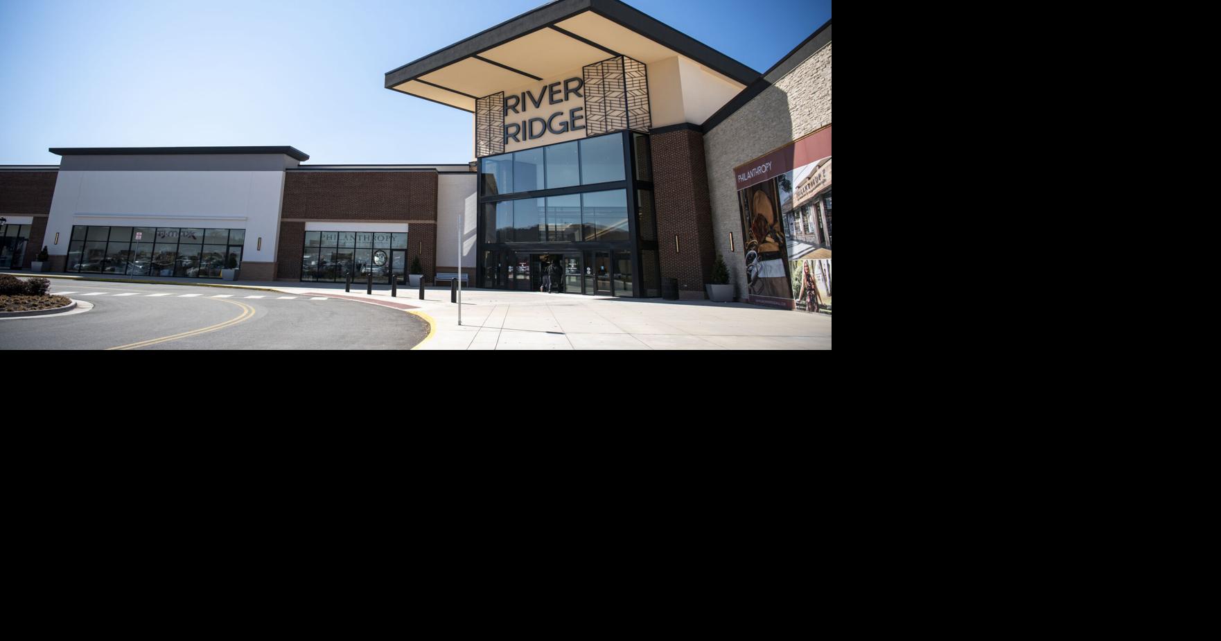 Police: Juveniles arrested for firearms violations at River Ridge mall