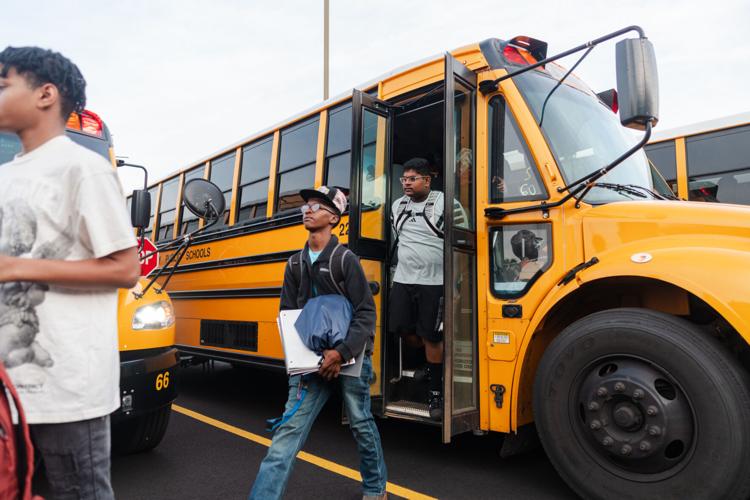 081226-lna-news-firstdayschoolamherst