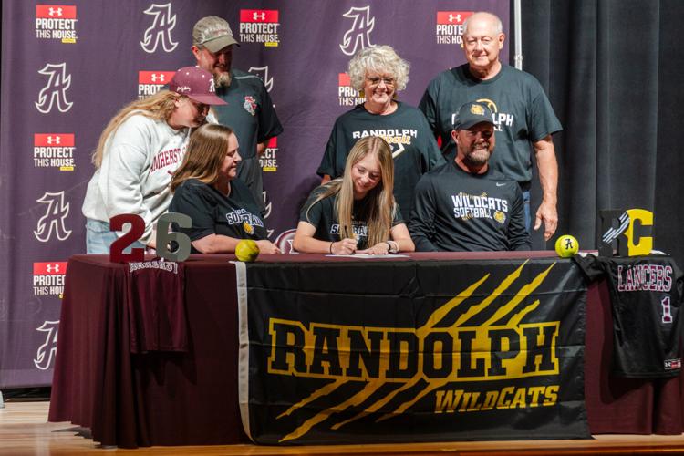 050626-lna-sports-amherstsigning