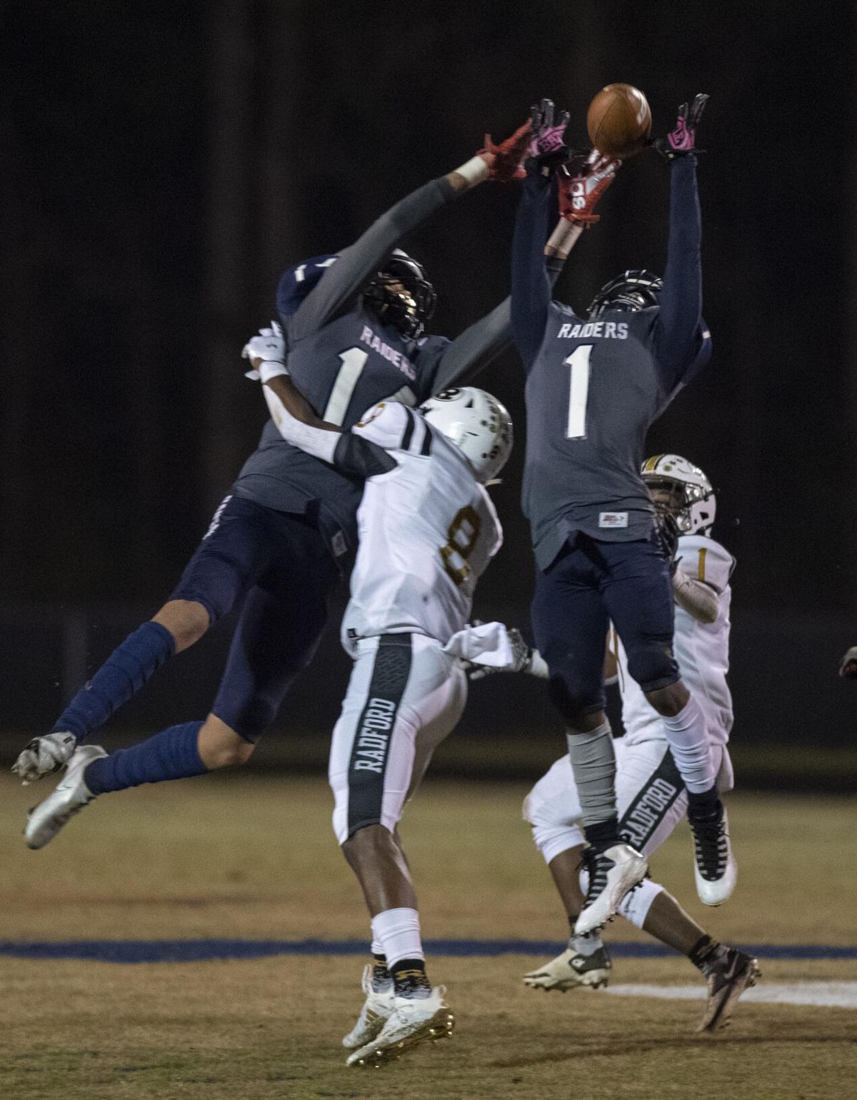 raiders football score on Raiders Cruise Past Radford In Region 2c Semis High School Newsadvance Com