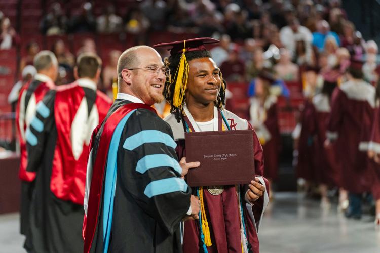 052226-lna-news-amherstgraduation