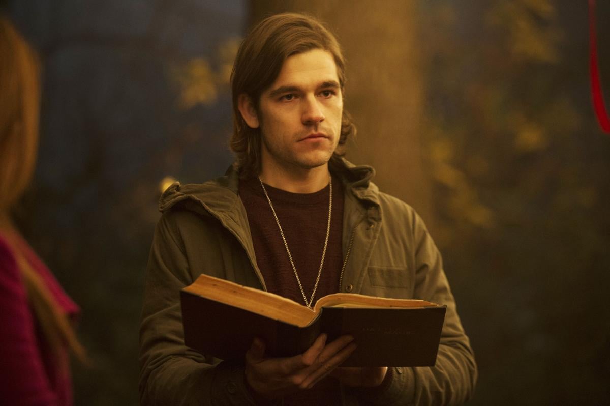 Burg Book Club Lev Grossman S The Magicians Features Newsadvance Com