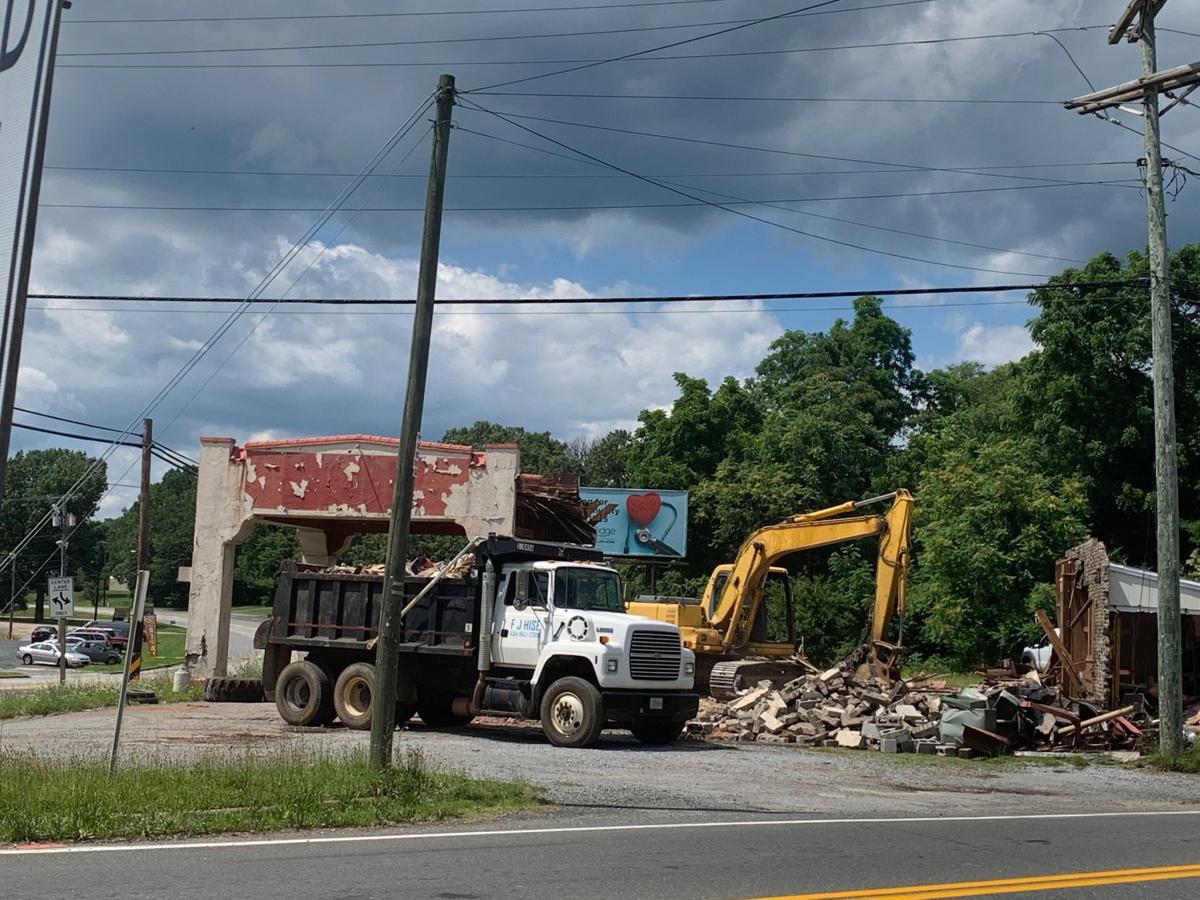 Former Texaco Gas Station Clothing Store And Tire Shop In Monroe