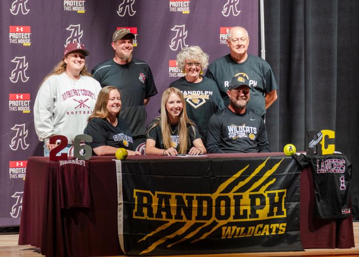 050626-lna-sports-amherstsigning