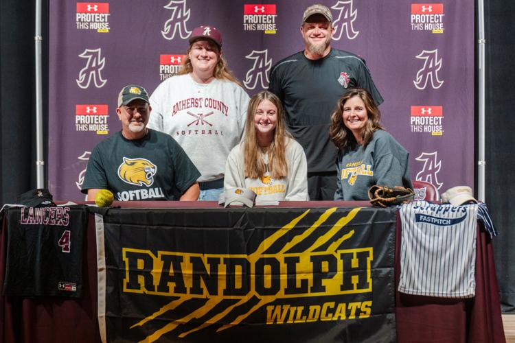 050626-lna-sports-amherstsigning