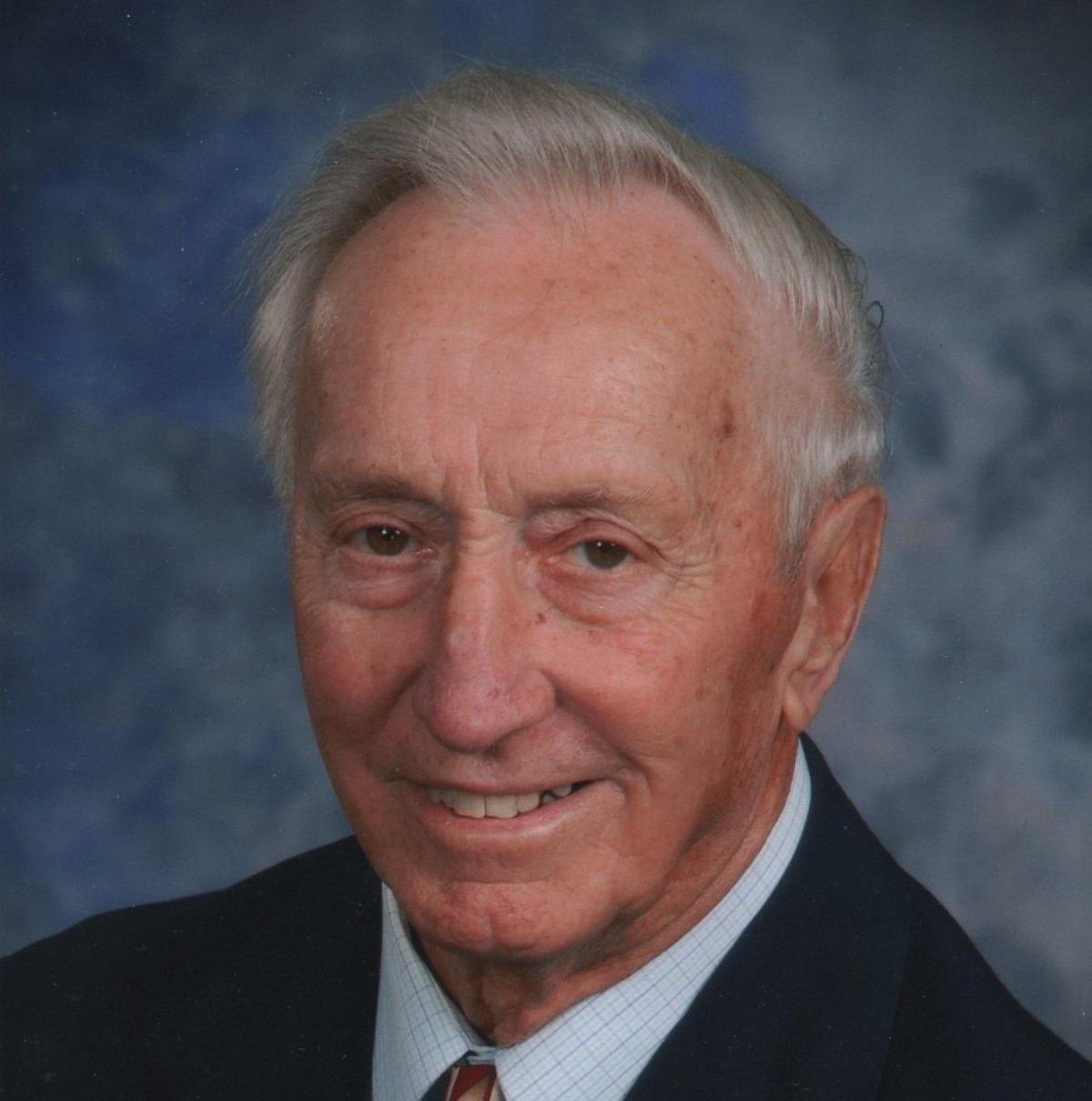 Lee, Lyle Thomas Obituaries