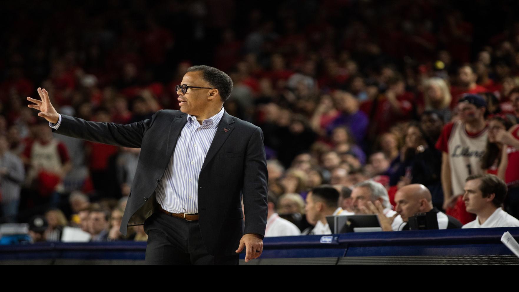 Liberty Men S Basketball Taking Baby Steps With Younger Roster