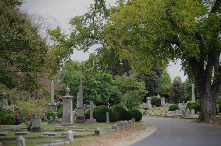 Hollywood cemetery interior.JPG