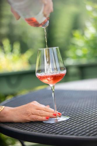 wine pouring