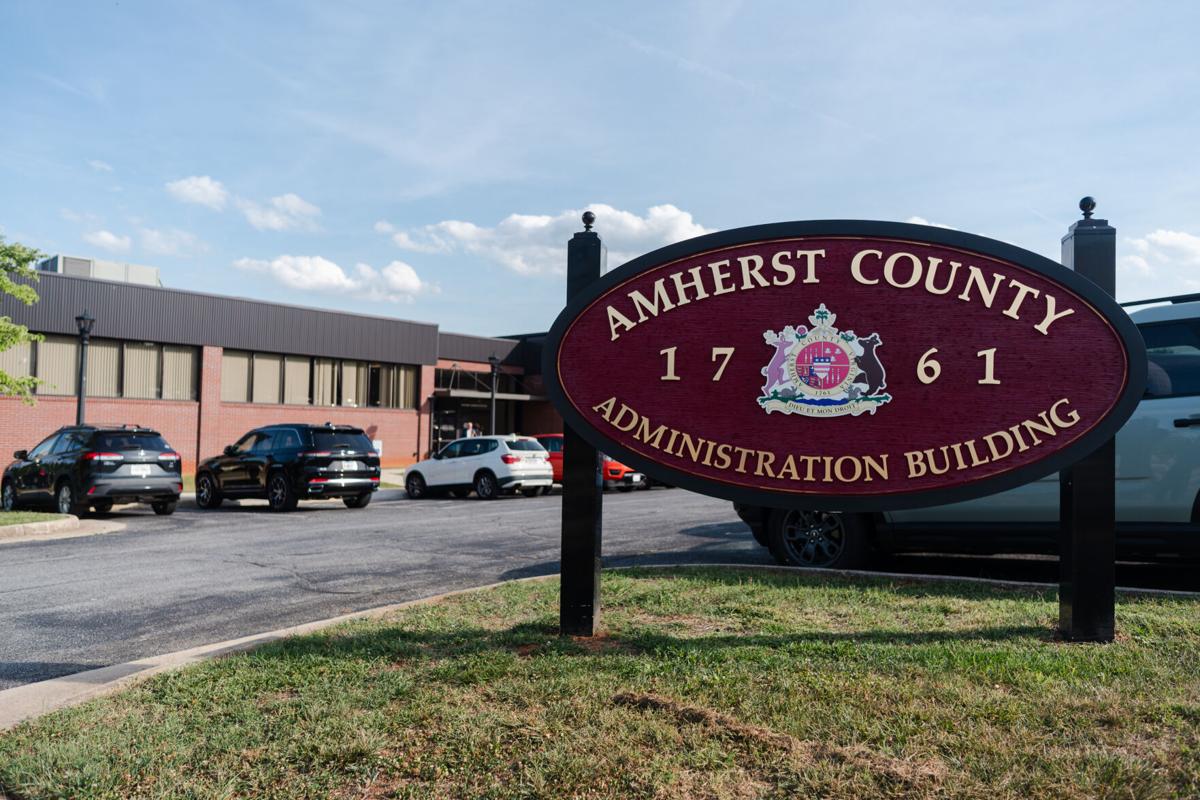 061726-lna-news-amherstadmin