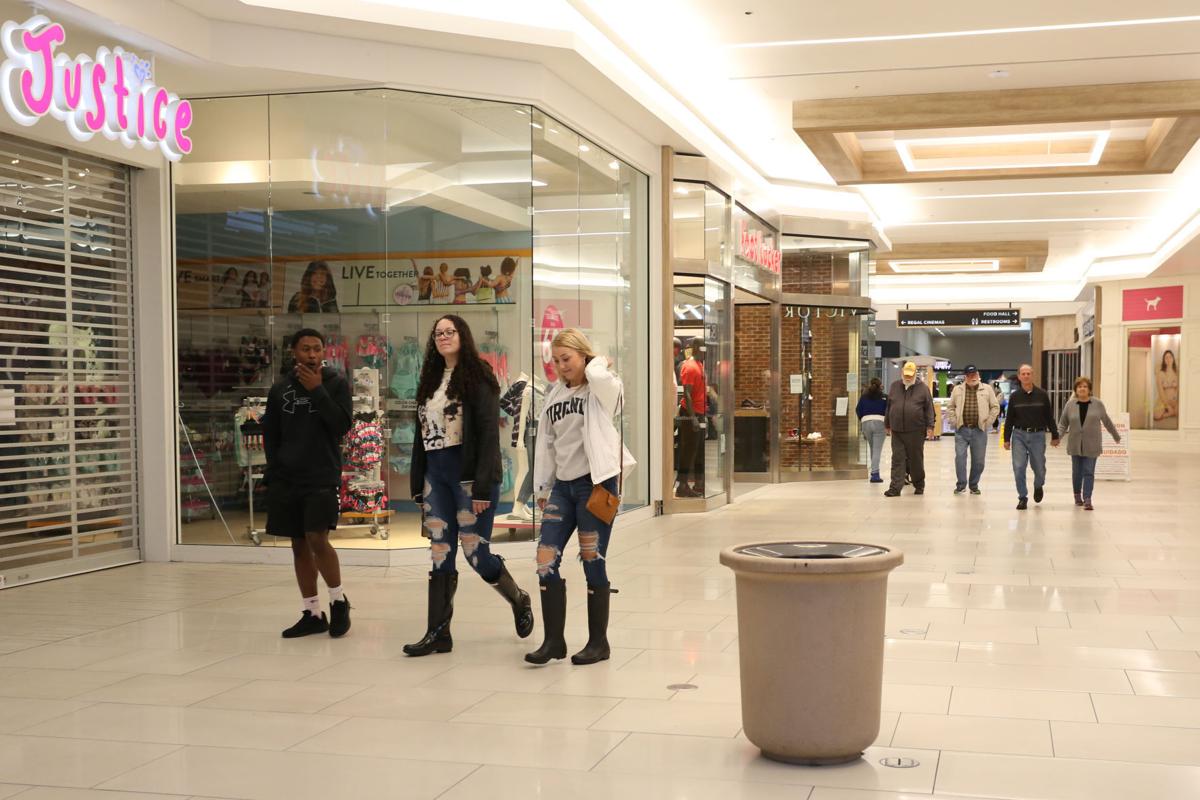 Mall shoppers may soon be able to order food court delivery 