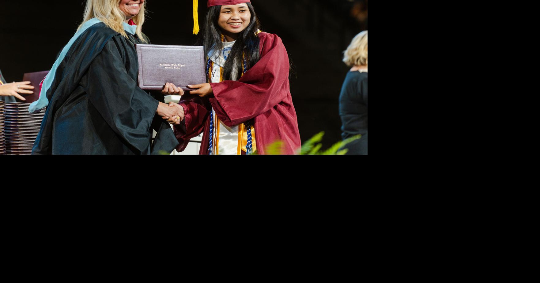 052926-lna-news-brookvillegraduation