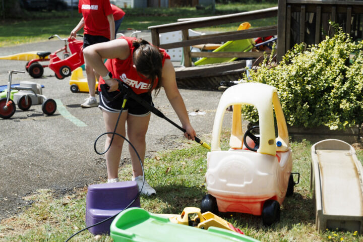 Liberty students, staff, faculty minister to local community through annual Serve Lynchburg event
