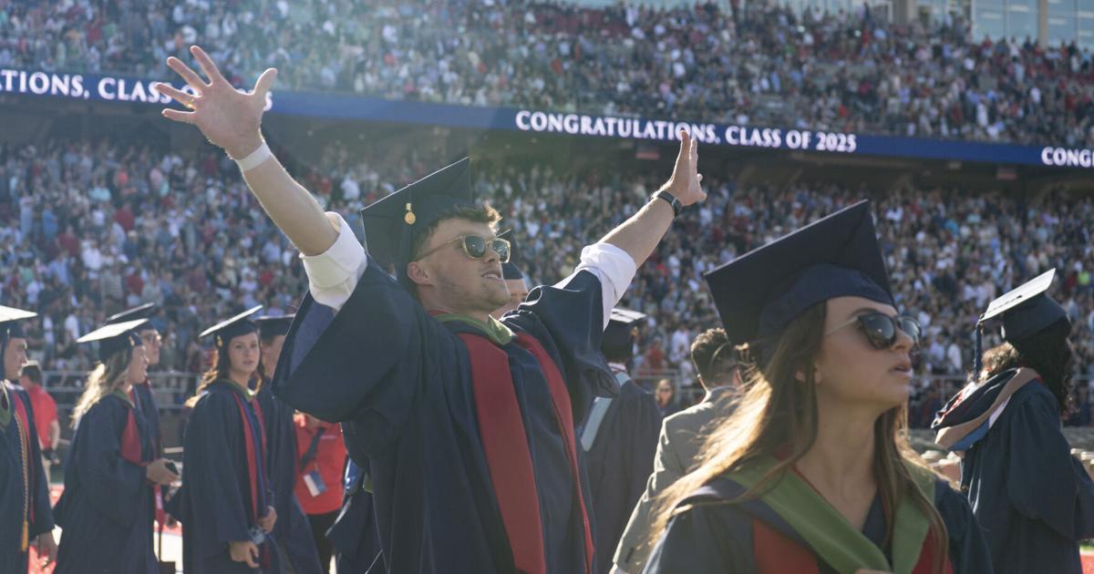 Graduating Lt Gov. Youngkin delivers commencement address to LU graduates