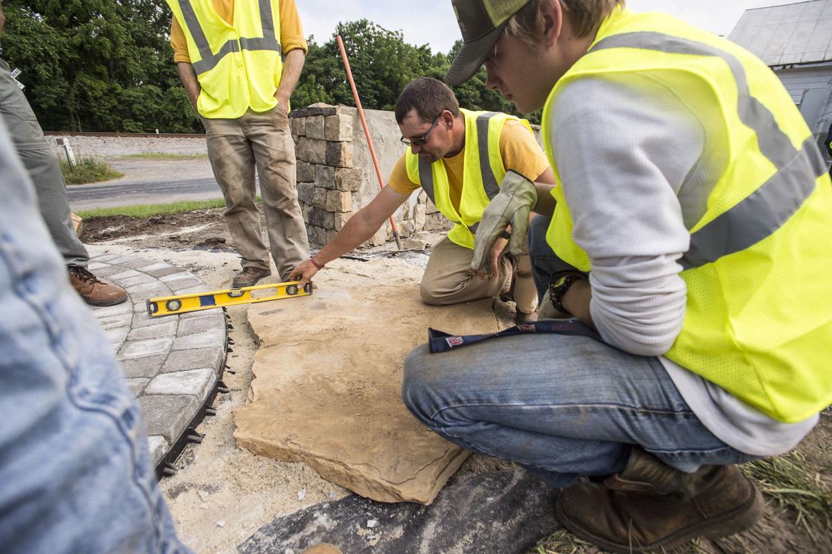 Campbell County students learn landscaping skills through short course