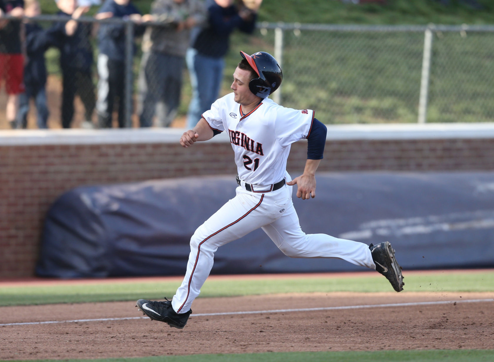 No. 14 Virginia baseball loses late to Old Dominion