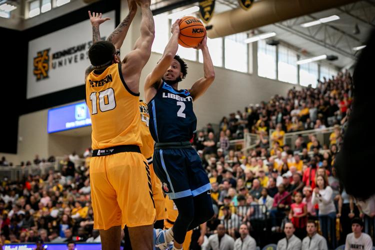 Kennesaw State takes first place with thrilling comeback win vs. Liberty