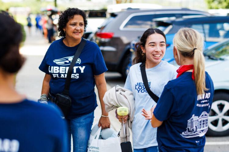 Move-in on the Mountain: Liberty greets new students, families with big welcome party