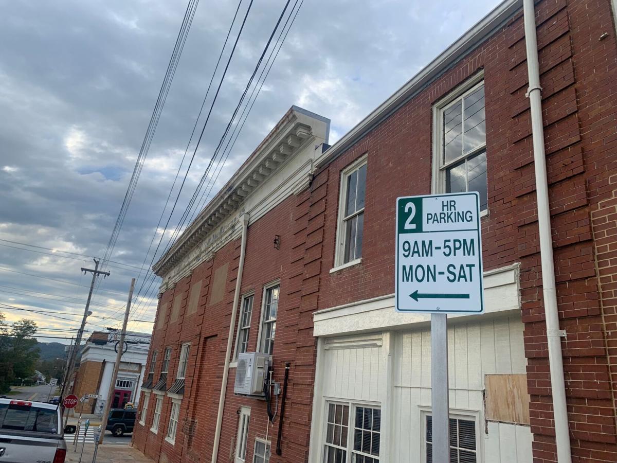 Twohour parking repealed in downtown Amherst; council honors former
