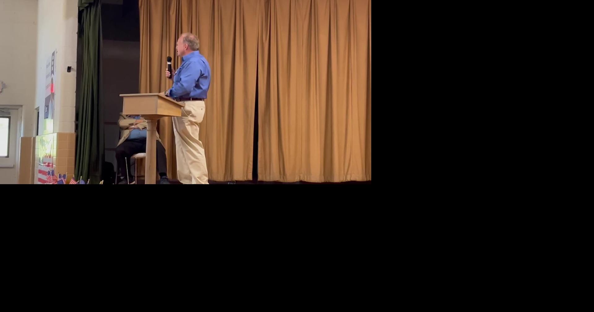 Former Democratic candidate Rob Tracinski speaks at Nelson DemFest