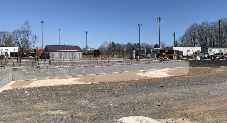 040424-lna-news-amh-construction-p3