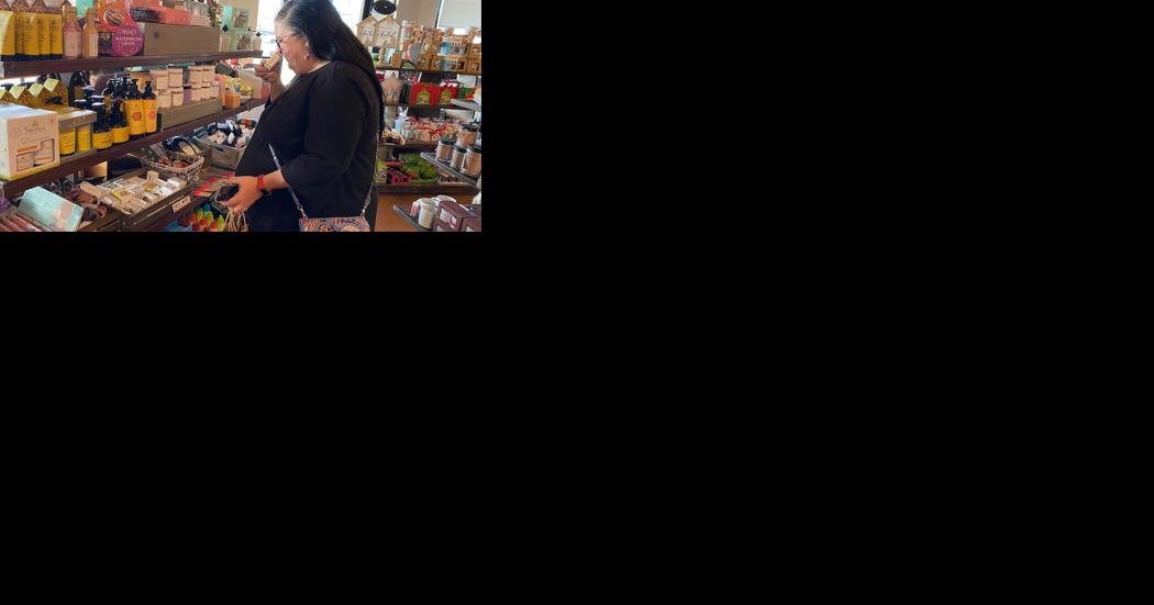 Shoppers hunt for Black Friday deals - Vimarsana News