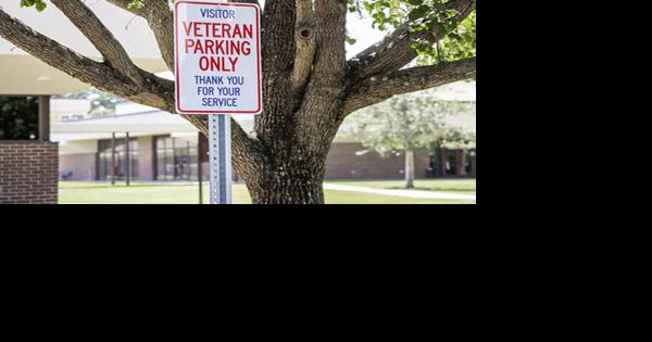 Brunswick County installs parking signs for veterans at Government Center in Bolivia - Vimarsana News