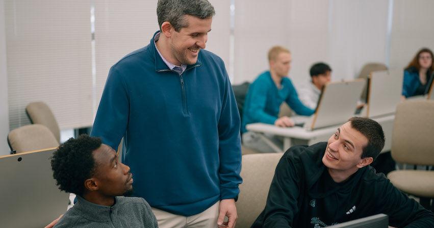 UMO students offer no-cost tax services