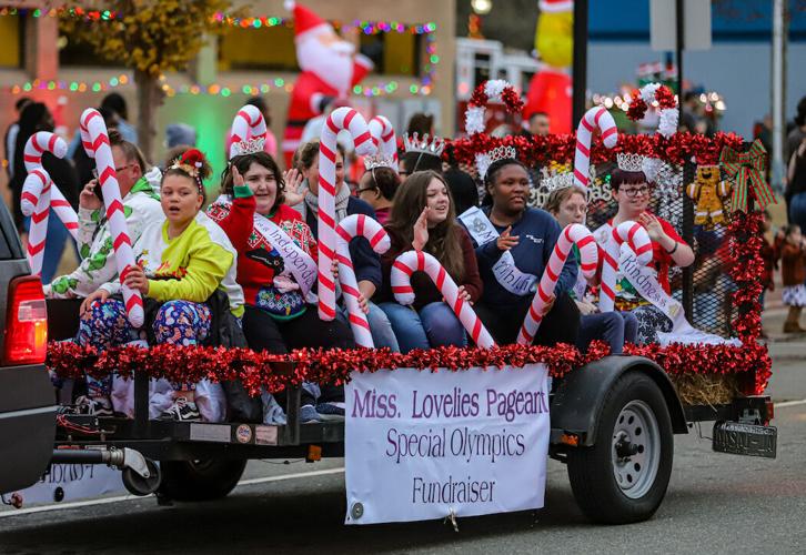Christmas parades into Goldsboro Local News