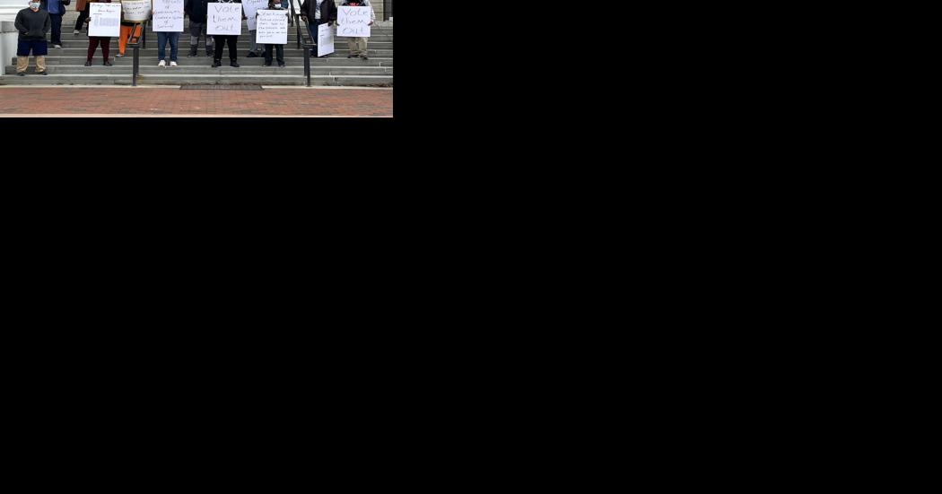 Residents protest taxes, fees - Vimarsana News
