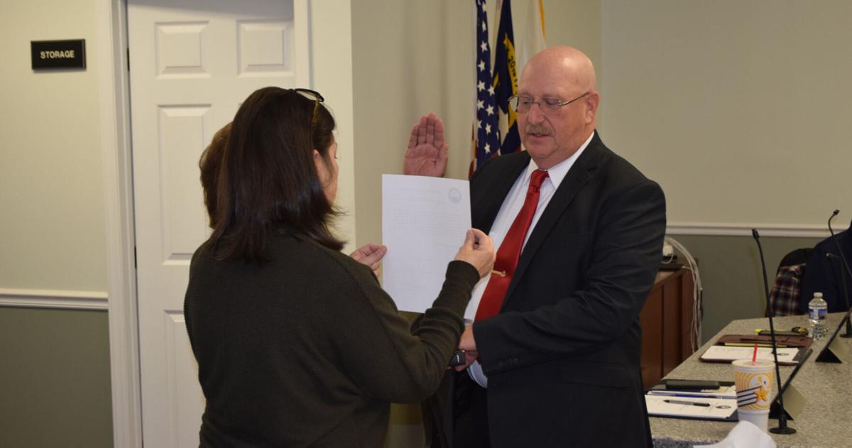 Vip Shilotthe New Shallotte mayor, reelected aldermen sworn in | News | newsargus.com