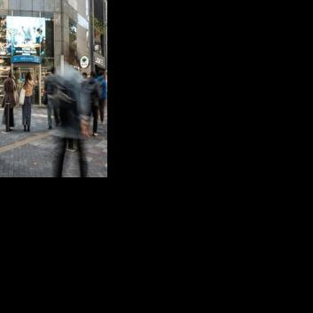 Oil pares gains as shares rise in Tokyo, Seoul