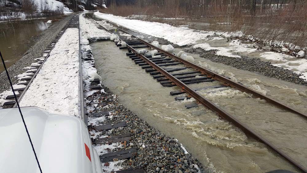 Susitna River flooding shuts down Alaska Railroad north of Talkeetna