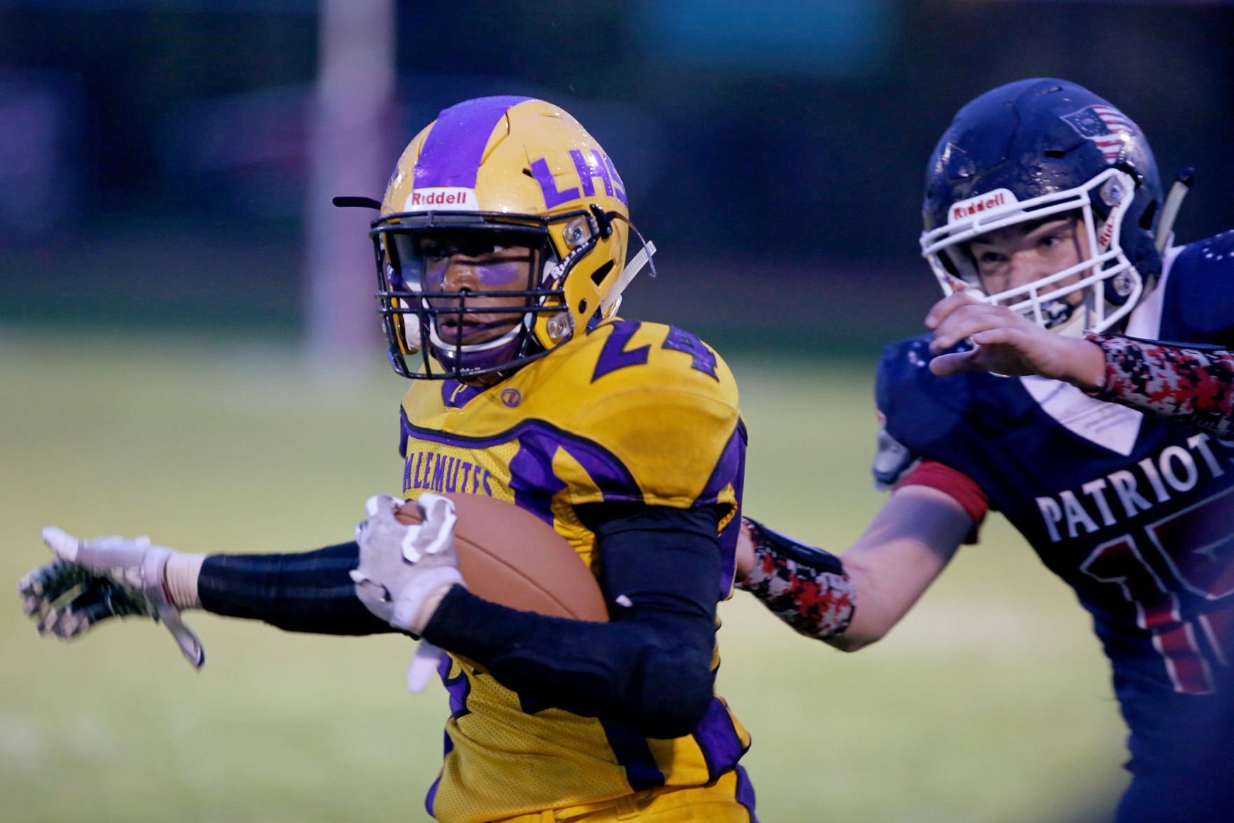 QB Propels Lathrop Past North Pole | High School | Newsminer.com