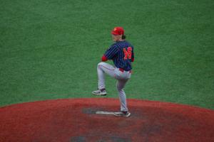 Panners open series with commanding victory