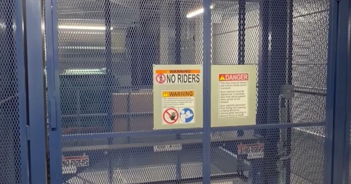 Custom Vertical Reciprocating Conveyor Supports Modern Transit Maintenance Facility in Alaska