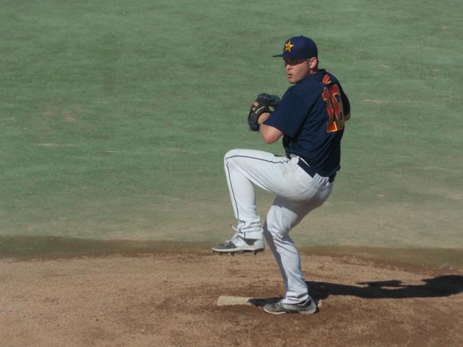 Panners fall to Oilers in doubleheader | Baseball | newsminer.com