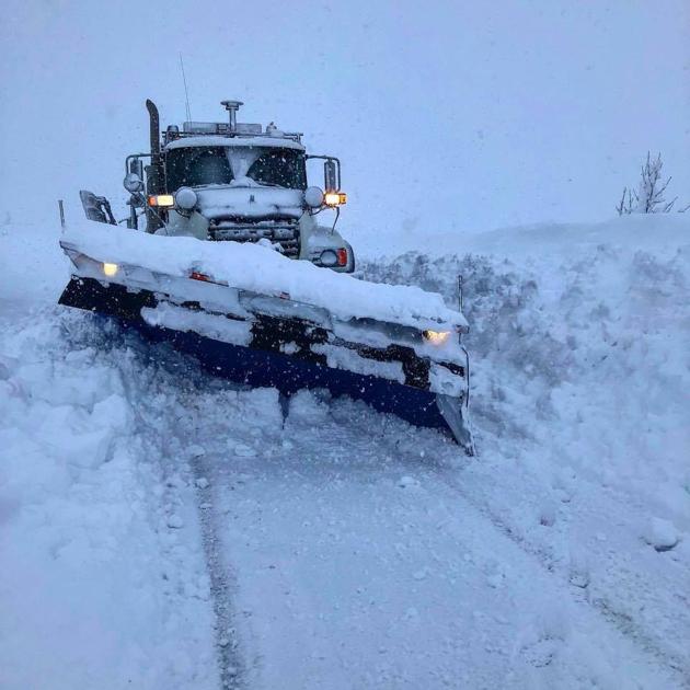 5 days, 6 feet of snow and more to come in Thompson Pass Alaska