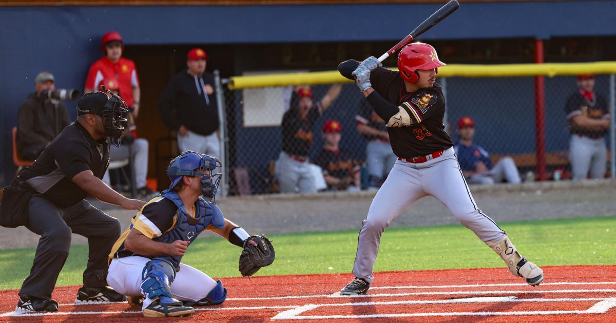 Goldpanners rally for 10th win in a row