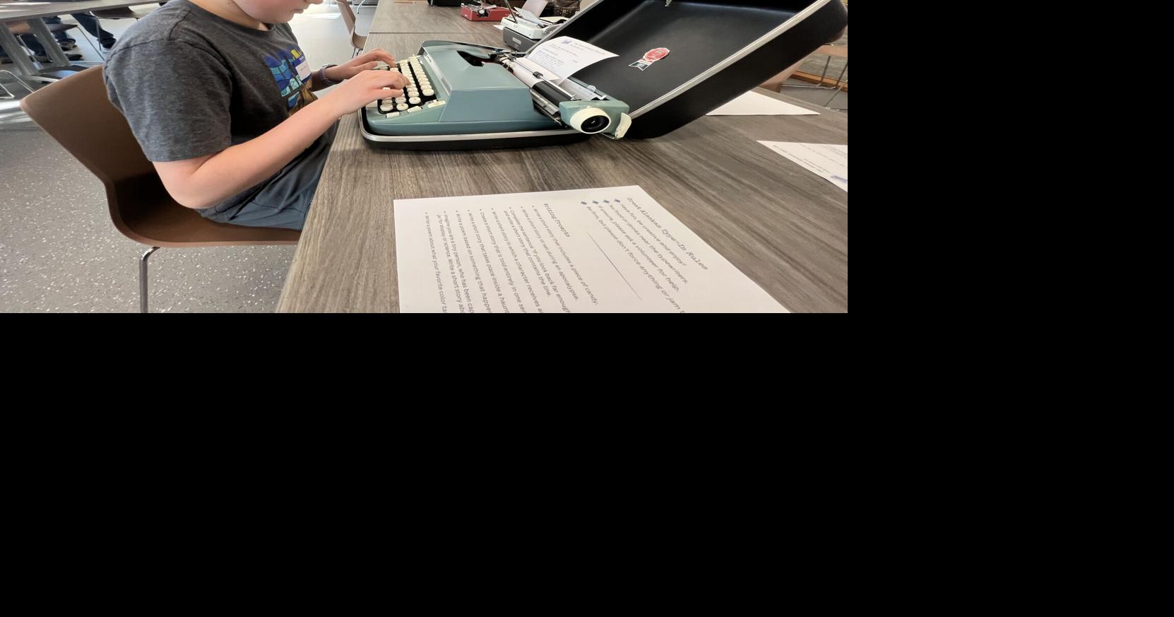 Tappety tap tap: Fairbanks celebrates the cool comeback of typewriters ...