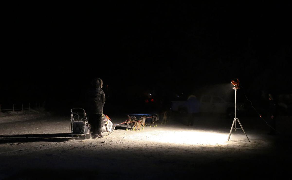First Mushers into Circle