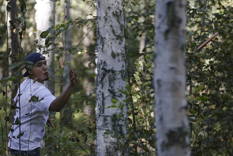 40 disc golfers hit the backwoods for Fairbanks Open