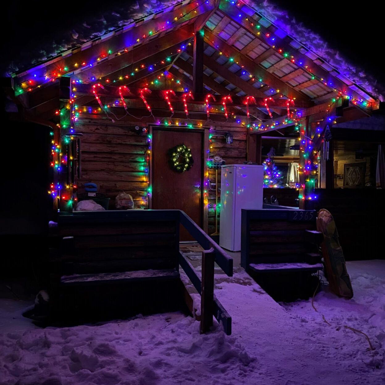 Interior residents share Christmas decorations in GVEA's Holiday Light Contest - Vimarsana News