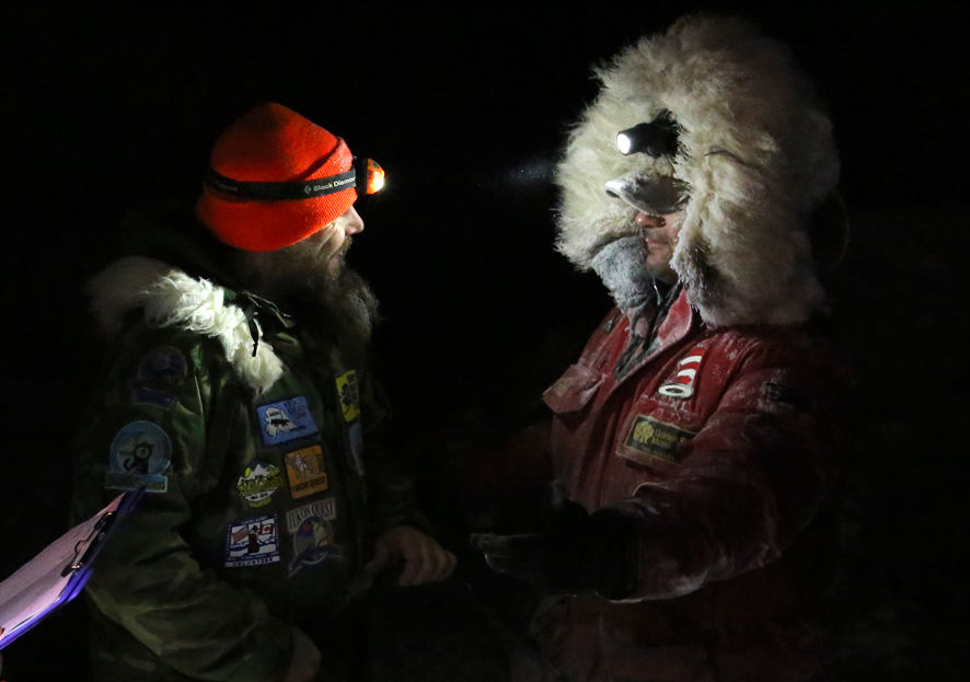 First Mushers into Circle