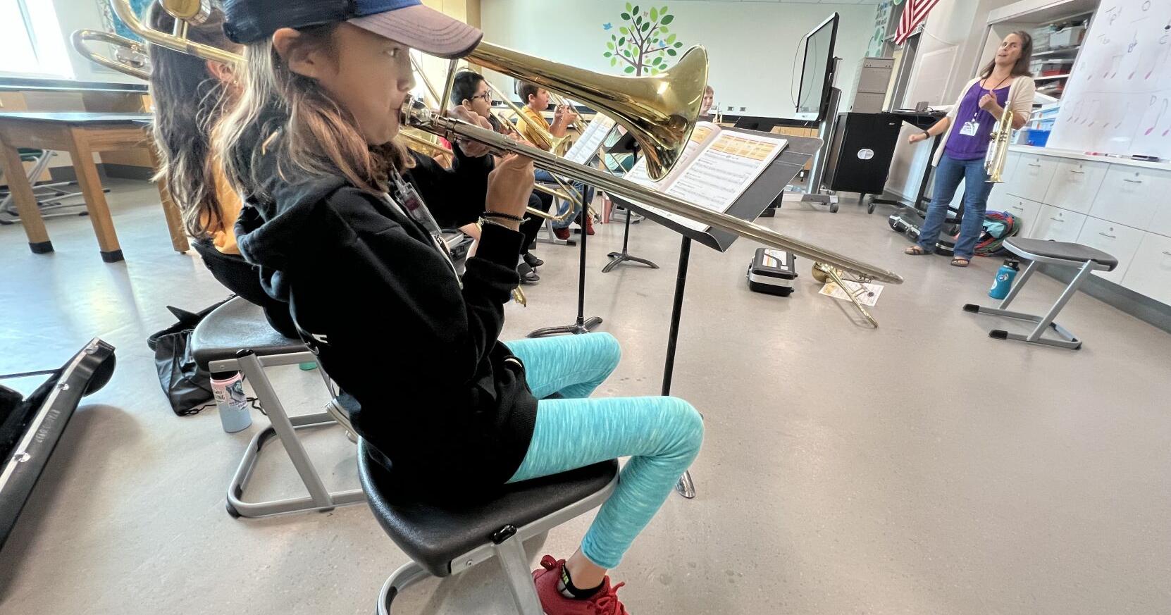 New sixth-graders learn to play an instrument at free camp - Vimarsana News