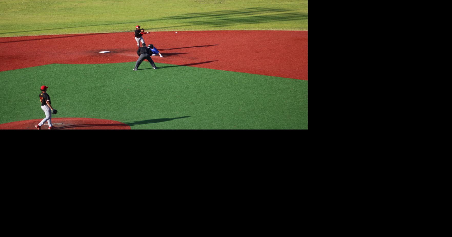 Goldpanners decimate Honkers, advance to title game